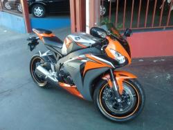 HONDA CBR 1000 RR FIRE BLADE
