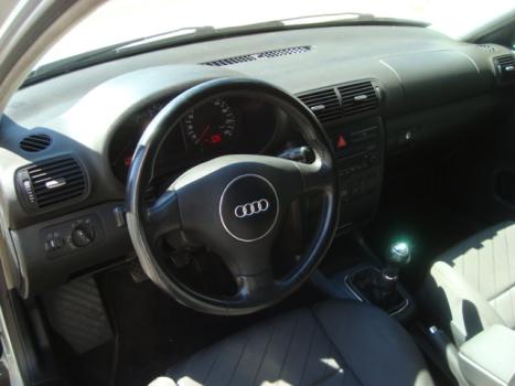 AUDI A3 1.8 4P, Foto 4