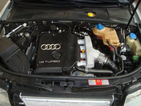 AUDI A4 1.8 20V 4P TURBO AUTOM�TICO, Foto 4