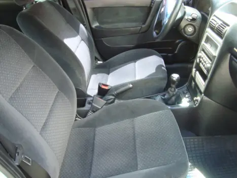 CHEVROLET Astra Sedan 2.0 4P, Foto 2