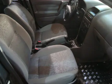 CHEVROLET Astra Sedan 1.8 4P GL, Foto 2
