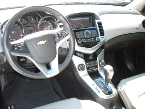 CHEVROLET Cruze Hatch 1.8 16V 4P LTZ ECOTEC FLEX AUTOM�TICO, Foto 4