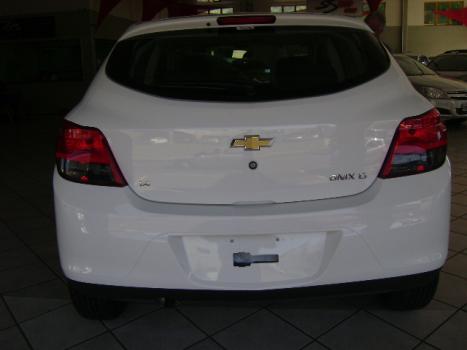 CHEVROLET Onix Hatch 1.4 4P FLEX LT, Foto 4