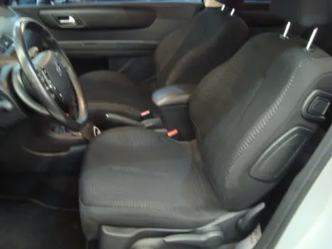 CITROEN C4 Hatch 2.0 16V VTR, Foto 3