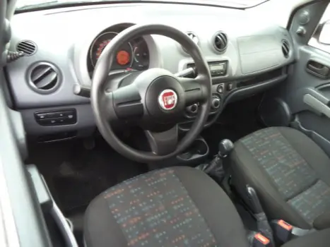 FIAT Uno 1.0 4P FLEX EVO VIVACE CELEBRATION, Foto 4