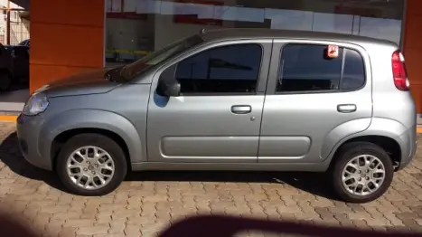 FIAT Uno 1.0 FLEX VIVACE CELEBRATION, Foto 2