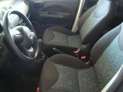 FIAT Uno 1.4 4P FLEX ATTRACTIVE, Foto 2