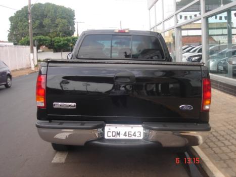 FORD F-250 4.2 XLT TURBO INTERCOOLER CABINE SIMPLES, Foto 4