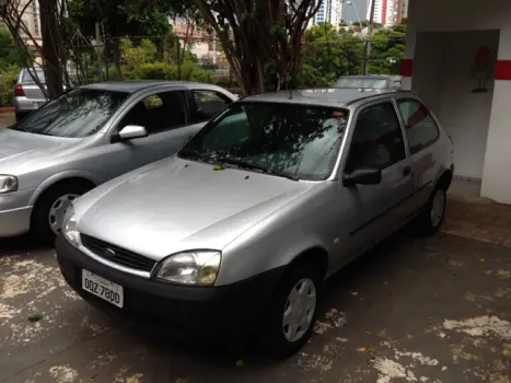 FORD Fiesta Hatch 1.0 GL , Foto 2