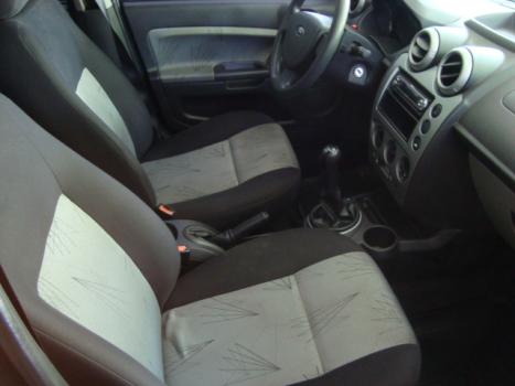 FORD Fiesta Hatch 1.6 4P, Foto 2