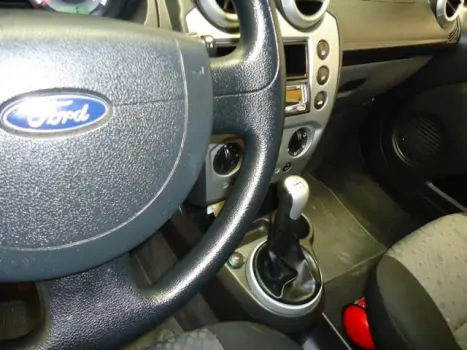 FORD Fiesta Hatch 1.6 CLASS, Foto 4