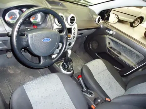 FORD Fiesta Hatch 1.6 CLASS, Foto 2