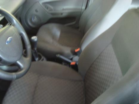 FORD Fiesta Hatch 1.6 4P, Foto 2