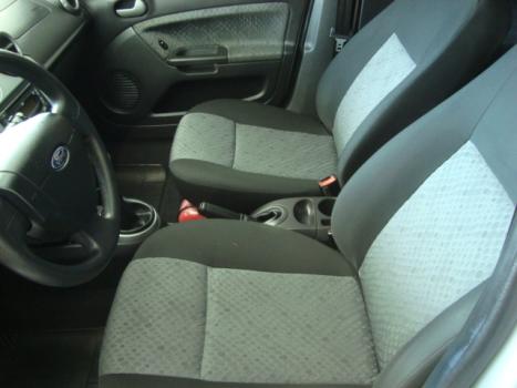 FORD Fiesta Hatch 1.6 4P, Foto 2