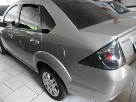 FORD Fiesta Sedan 1.6 4P FLEX, Foto 2