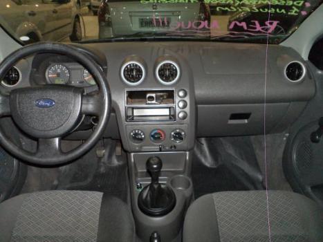 FORD Fiesta Sedan 1.0 4P PERSONALIT�, Foto 4