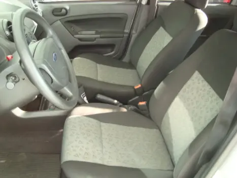 FORD Fiesta Sedan 1.6 4P FLEX, Foto 2