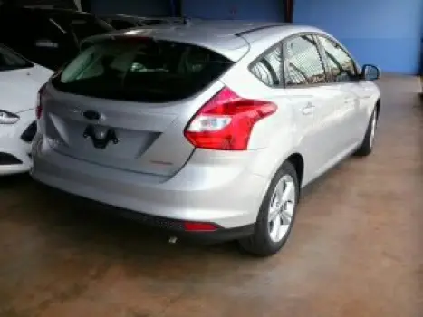 FORD Focus Hatch 1.6 4P, Foto 3