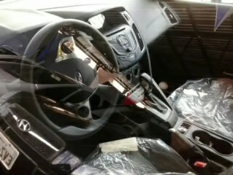 FORD Focus Hatch 1.6 4P, Foto 4