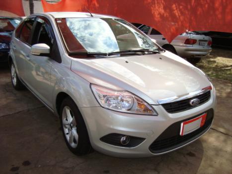 FORD Focus Hatch 1.6 4P GLX, Foto 2