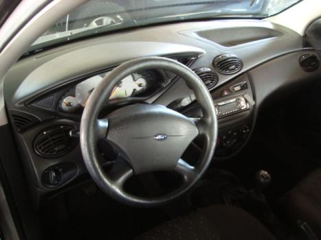 FORD Focus Hatch 1.6 4P, Foto 4