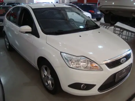 FORD Focus Hatch 1.6 4P GLX, Foto 1