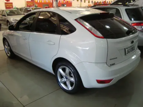 FORD Focus Hatch 1.6 4P GLX, Foto 2