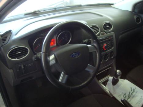 FORD Focus Hatch 1.6 4P GLX, Foto 3