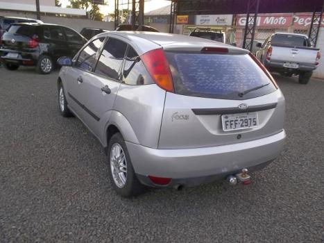 FORD Focus Hatch 1.8 16V 4P, Foto 3