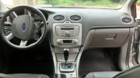 FORD Focus Hatch 2.0 16V 4P FLEX AUTOM�TICO, Foto 2