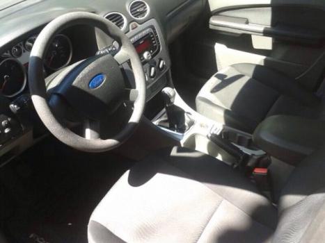 FORD Focus Hatch 2.0 16V 4P GLX, Foto 3