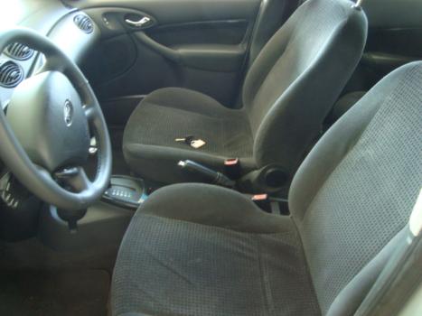 FORD Focus Hatch 2.0 16V 4P GHIA, Foto 3