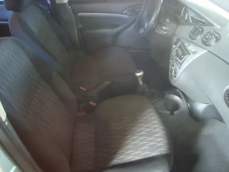 FORD Focus Hatch 2.0 16V 4P FLEX AUTOM�TICO, Foto 3