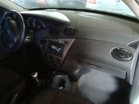 FORD Focus Hatch 2.0 16V 4P FLEX AUTOM�TICO, Foto 4