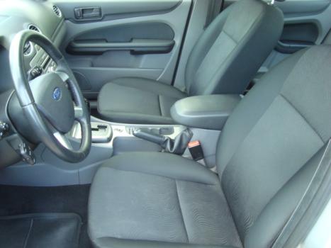 FORD Focus Sedan 2.0 16V 4P GLX FLEX, Foto 2