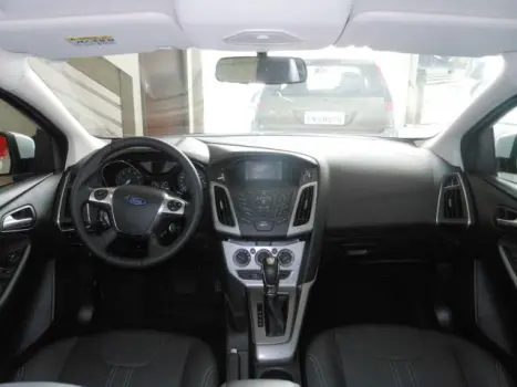FORD Focus Sedan 2.0 16V 4P SE PLUS DIRECT FLEX, Foto 3