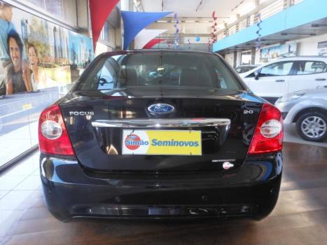 FORD Focus Sedan 2.0 16V 4P GHIA, Foto 4