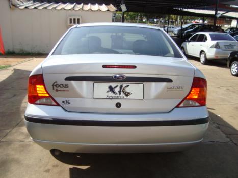 FORD Focus Sedan 2.0 16V 4P GLX, Foto 4