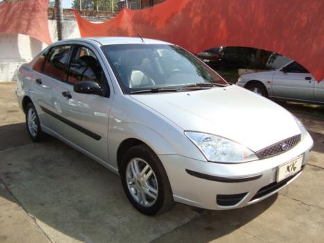 FORD Focus Sedan 2.0 16V 4P GLX, Foto 2