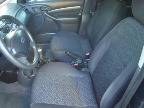 FORD Focus Sedan 2.0 16V 4P, Foto 2