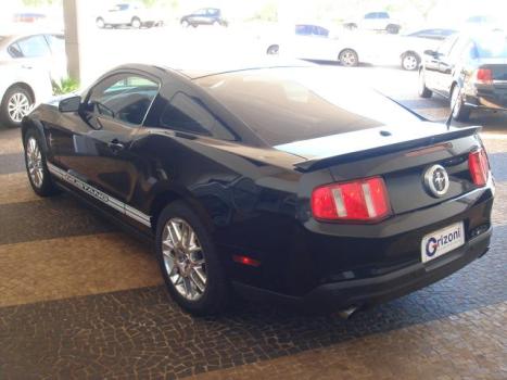 FORD Mustang 3.7 V6 24V COUP� AUTOM�TICO, Foto 2