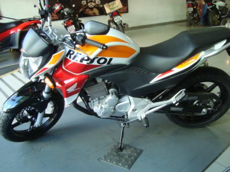 HONDA CB 300 R, Foto 2