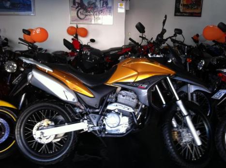 HONDA XRE 300 , Foto 1