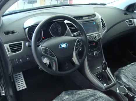 HYUNDAI Elantra 2.0 16V 4P GLS AUTOM�TICO, Foto 4