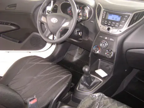 HYUNDAI HB 20 Sedan 1.0 12V 4P FLEX COMFORT PLUS, Foto 4