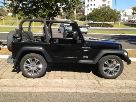 JEEP Wrangler 4.0 12V 6 CILINDROS SPORT TETO R�GIDO E LONA AUTOM�TICO, Foto 2