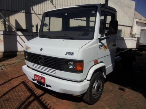 MERCEDES-BENZ 710 , Foto 1