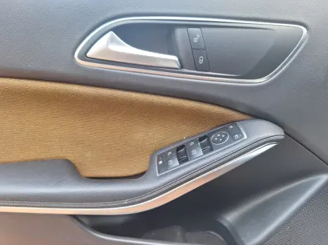 MERCEDES-BENZ GLA 200 1.6 16V 4P FLEX CGI STYLE TURBO AUTOM�TICO, Foto 11