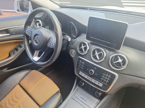 MERCEDES-BENZ GLA 200 1.6 16V 4P FLEX CGI STYLE TURBO AUTOM�TICO, Foto 15