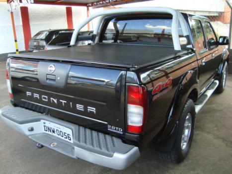 NISSAN Frontier 2.8 XE TURBO DIESEL CABINE DUPLA, Foto 2